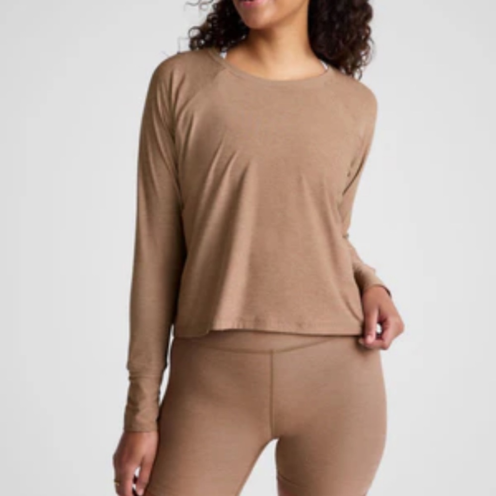 The Beyond Yoga Featherweight Daydreamer Pullover. Size SMALL